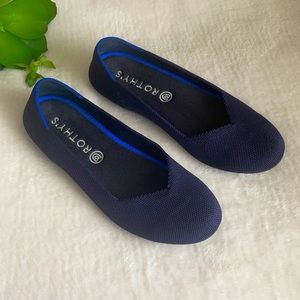 Like New Rothy’s Maritime Navy Round Toe Flats Size 7